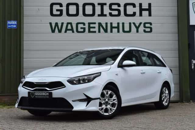 Kia Ceed (2024) thumbnail 1