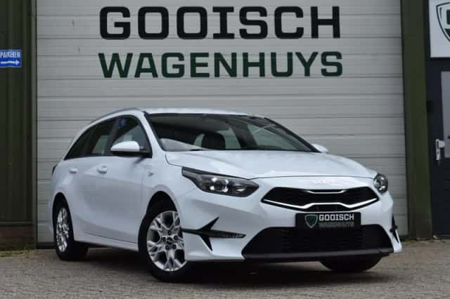 Kia Ceed (2024) thumbnail 2