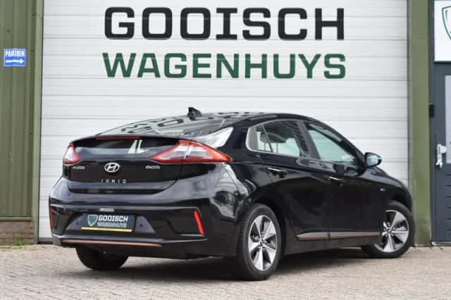 Hyundai Ioniq (2018) thumbnail 4