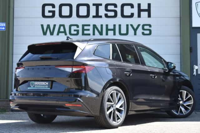 Škoda Enyaq (2022) thumbnail 4