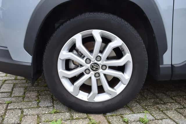 Toyota Corolla Cross (2024) thumbnail 5