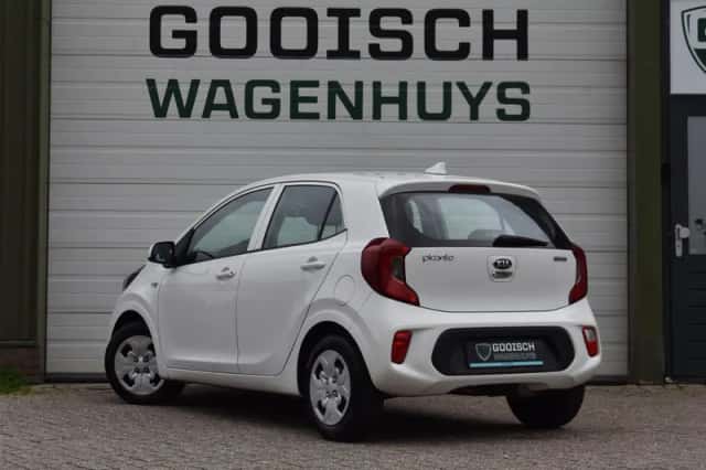 Kia Picanto (2020) thumbnail 3
