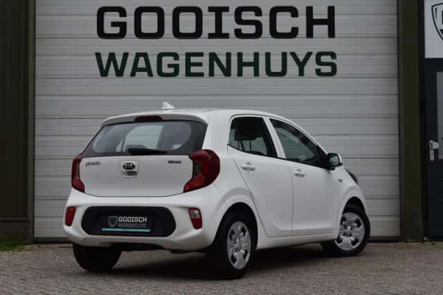 Kia Picanto (2020) thumbnail 4