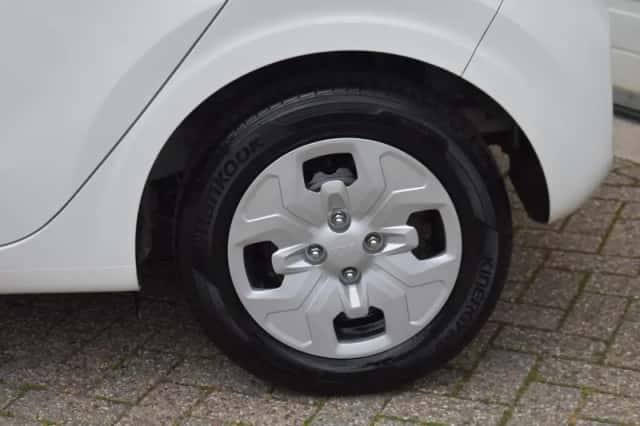 Kia Picanto (2020) thumbnail 5