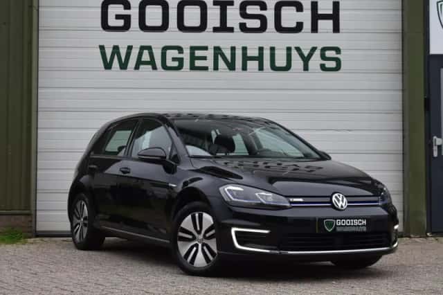 Volkswagen e-Golf (2019) thumbnail 2
