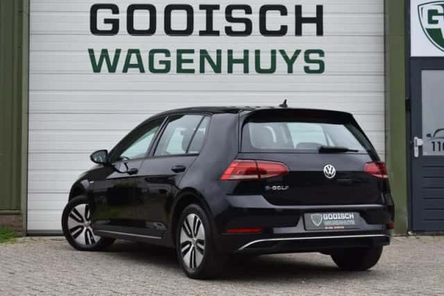 Volkswagen e-Golf (2019) thumbnail 3