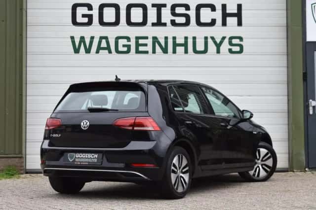 Volkswagen e-Golf (2019) thumbnail 4