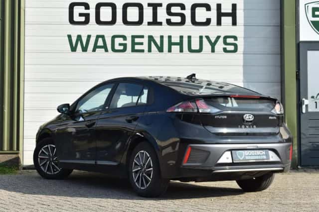Hyundai Ioniq (2021) thumbnail 3