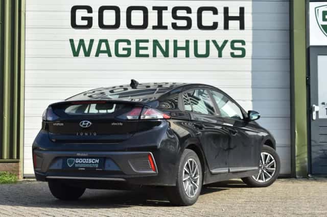 Hyundai Ioniq (2021) thumbnail 4