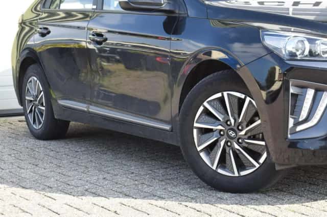 Hyundai Ioniq (2021) thumbnail 6