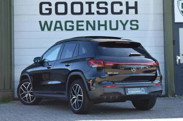 Mercedes-Benz EQA (2021) thumbnail 3