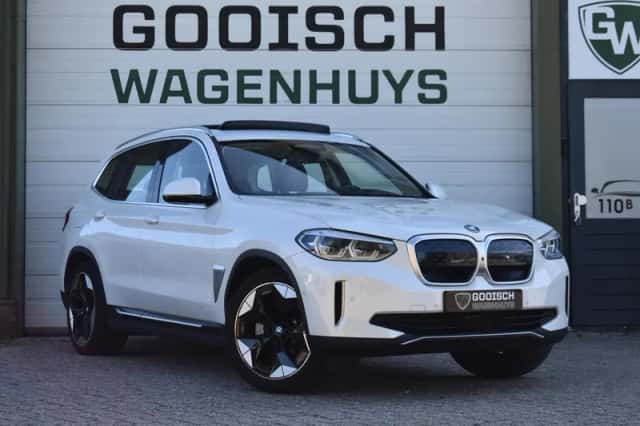 BMW iX3 (2021) thumbnail 2