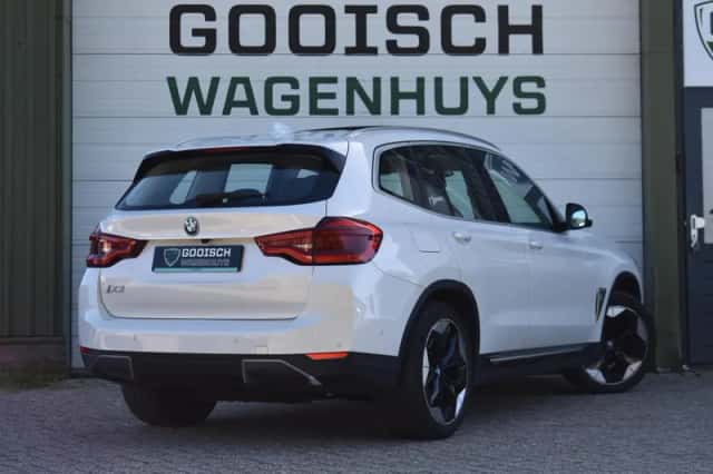 BMW iX3 (2021) thumbnail 4
