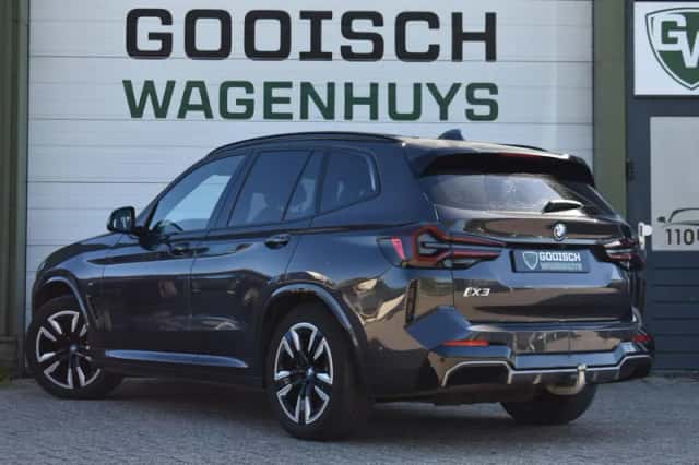 BMW iX3 (2022) thumbnail 3