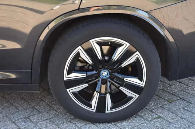 BMW iX3 (2022) thumbnail 5