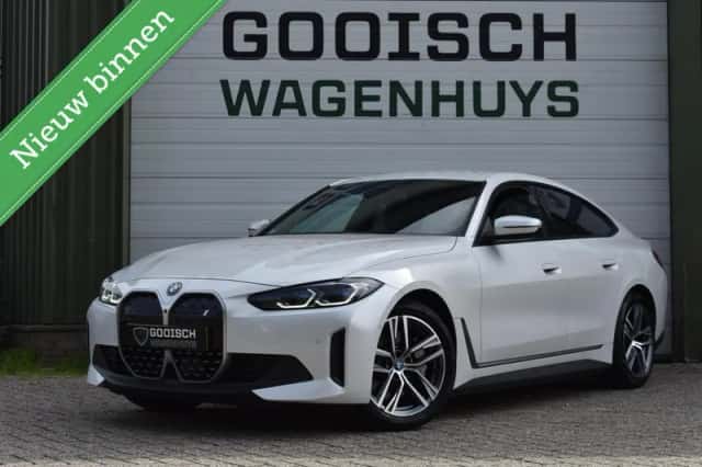 BMW i4 (2022) thumbnail 1