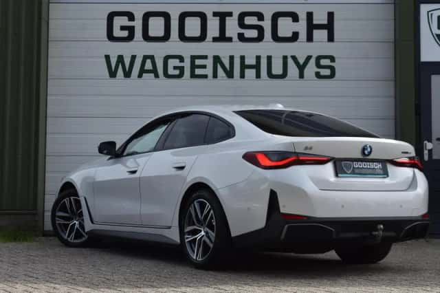 BMW i4 (2022) thumbnail 3