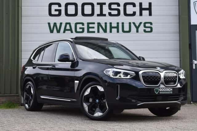 BMW iX3 (2021) thumbnail 2
