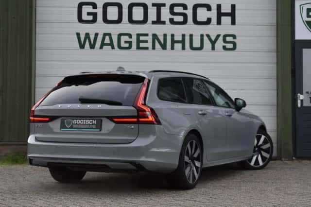 Volvo V90 (2025) thumbnail 4