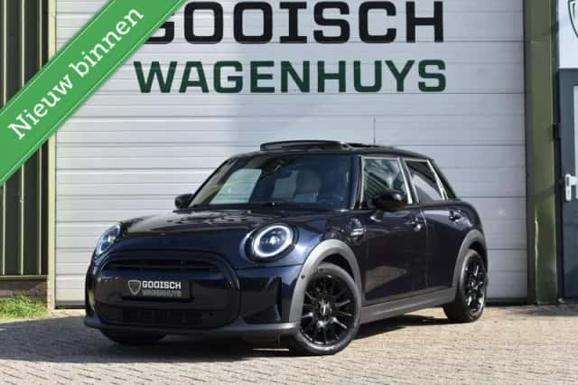 MINI Cooper (2022) thumbnail 1