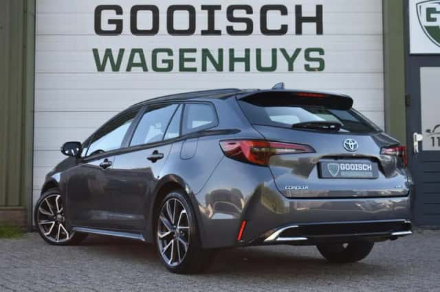 Toyota Corolla (2024) thumbnail 3