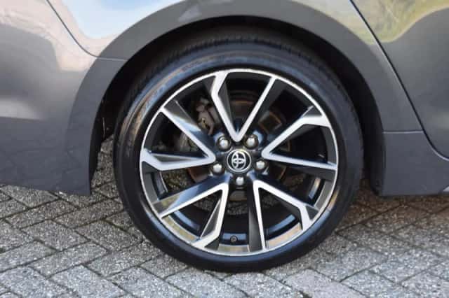 Toyota Corolla (2024) thumbnail 5