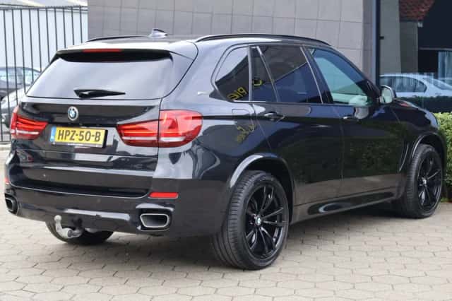 BMW X5 (2018) thumbnail 2