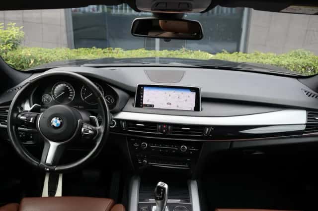 BMW X5 (2018) thumbnail 6