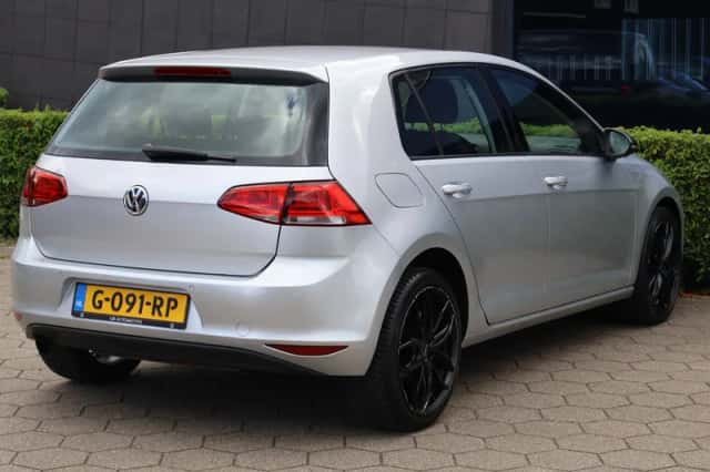 Volkswagen Golf (2013) thumbnail 2