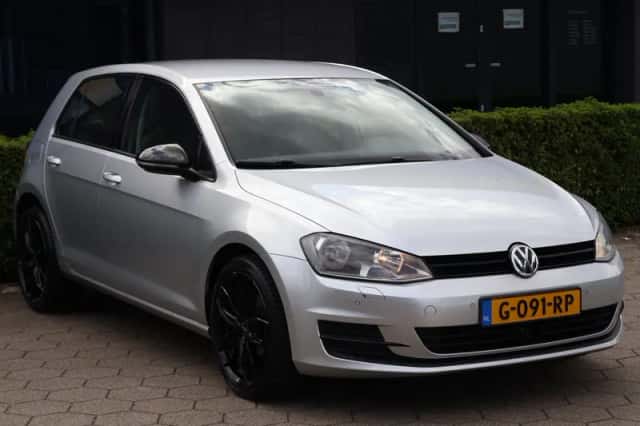 Volkswagen Golf (2013) thumbnail 4