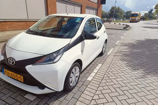 Toyota Aygo (2016) thumbnail 1