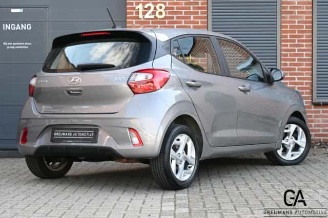 Hyundai i10 (2022) thumbnail 2