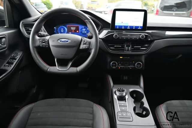 Ford Kuga (2021) thumbnail 3