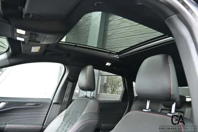 Ford Kuga (2021) thumbnail 4