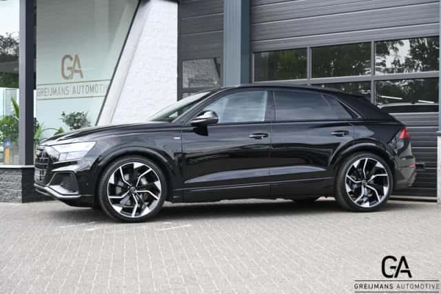 Audi Q8 (2021) thumbnail 3