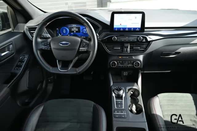 Ford Kuga (2021) thumbnail 4