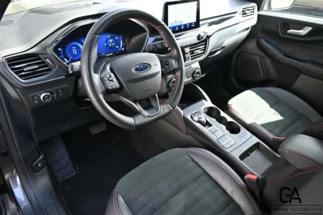 Ford Kuga (2021) thumbnail 5