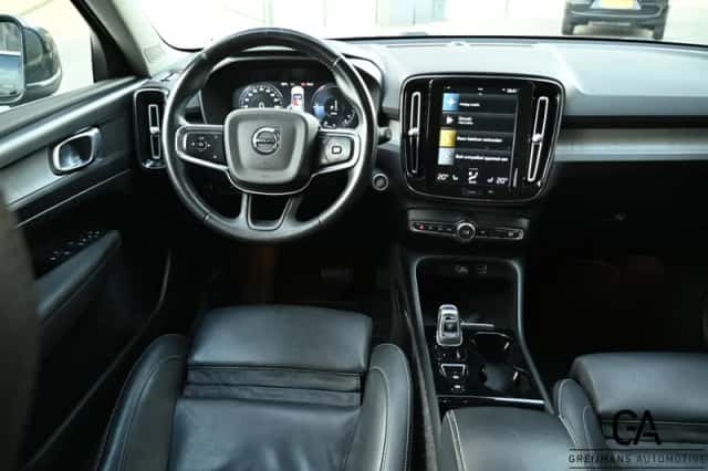 Volvo XC40 (2020) thumbnail 4