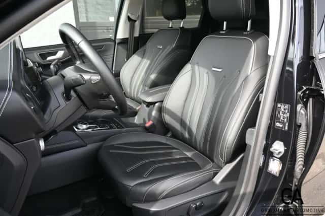 Ford Kuga (2021) thumbnail 4