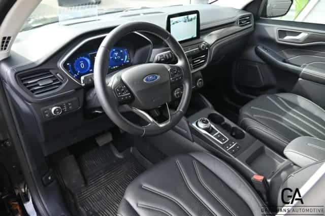 Ford Kuga (2021) thumbnail 5