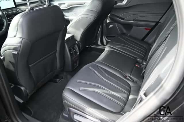 Ford Kuga (2021) thumbnail 6
