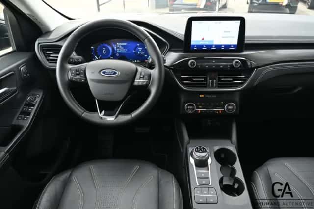 Ford Kuga (2022) thumbnail 5