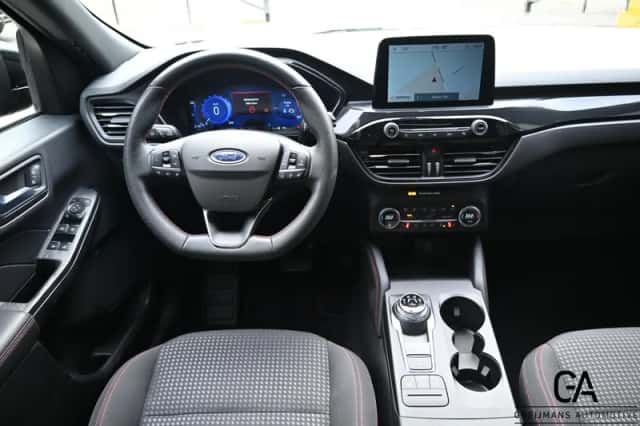 Ford Kuga (2022) thumbnail 3