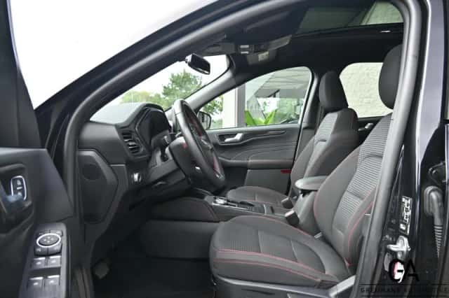 Ford Kuga (2022) thumbnail 4
