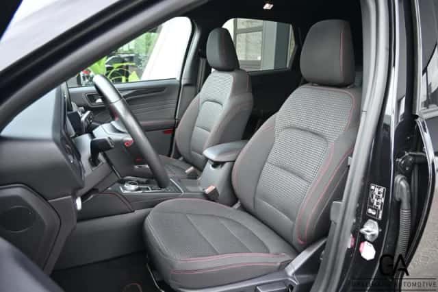 Ford Kuga (2022) thumbnail 5