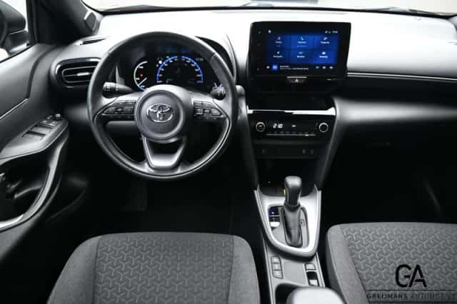 Toyota Yaris Cross (2022) thumbnail 3