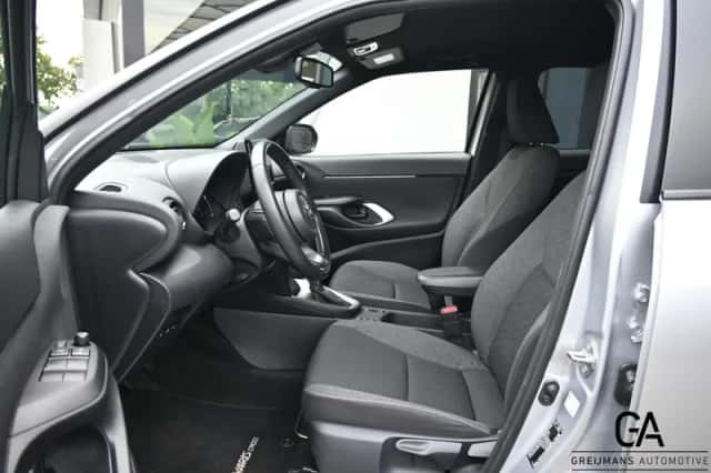 Toyota Yaris Cross (2022) thumbnail 5