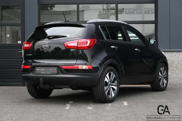 Kia Sportage (2012) thumbnail 2