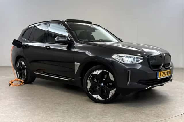 BMW iX3 (2021) thumbnail 6
