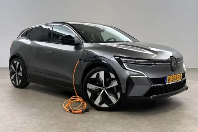 Renault Mégane E-Tech (2022) thumbnail 6